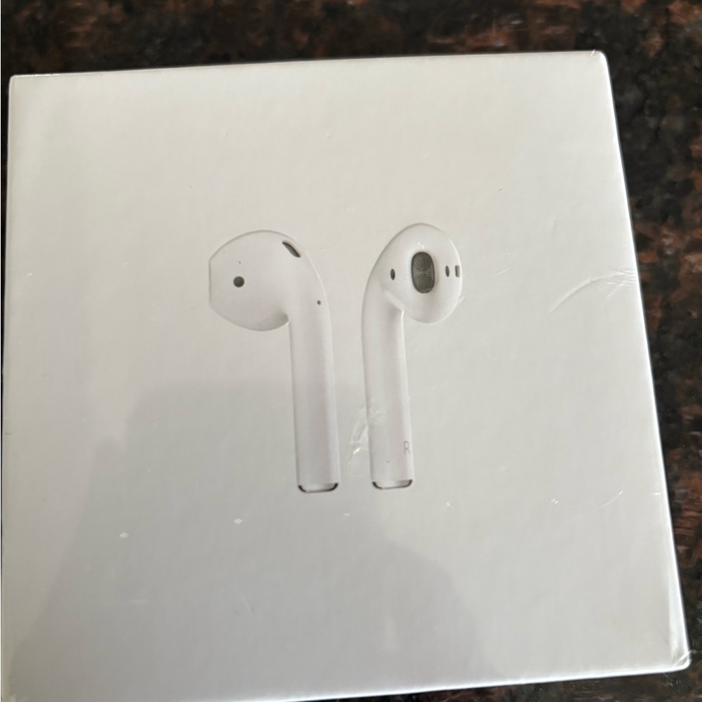 Alrpods 2nd gen with charging case